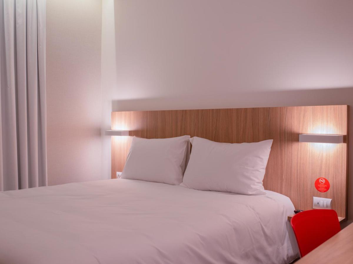 Hotel Moov Porto Alegre Esterno foto