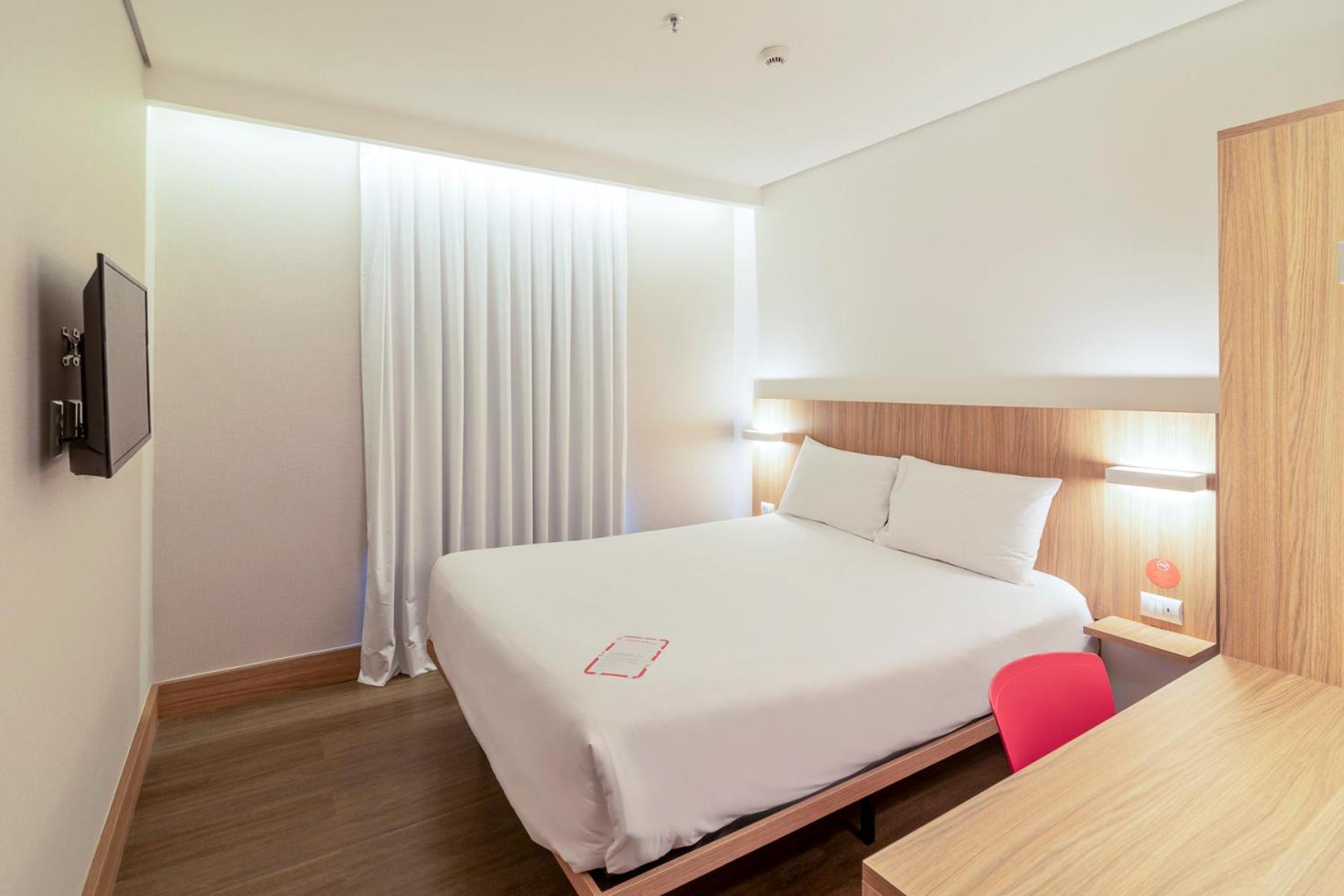 Hotel Moov Porto Alegre Esterno foto