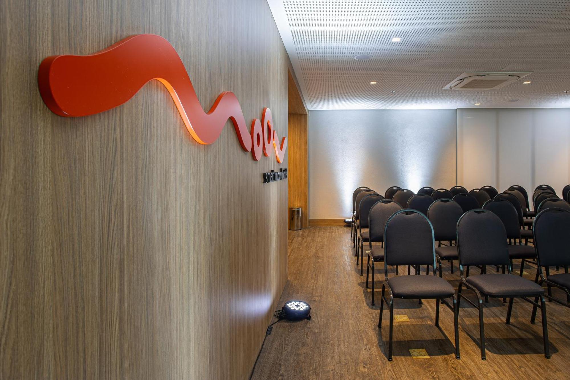 Hotel Moov Porto Alegre Esterno foto