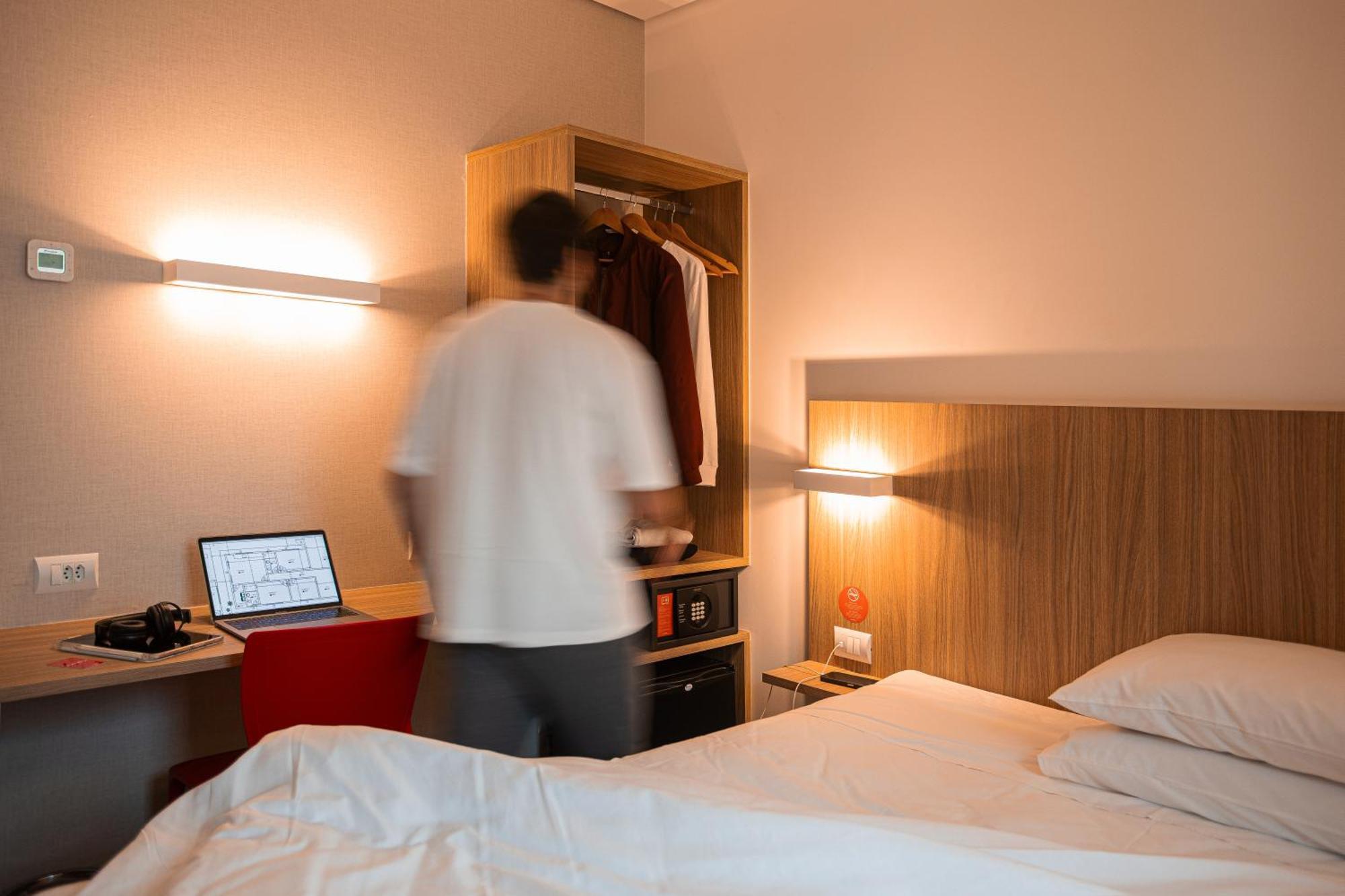 Hotel Moov Porto Alegre Esterno foto